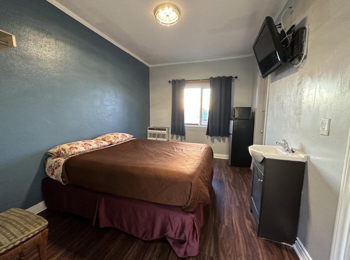 'לונג ביץ Unity Hotel - No Parking & Rooms Are Upstairs מראה חיצוני תמונה